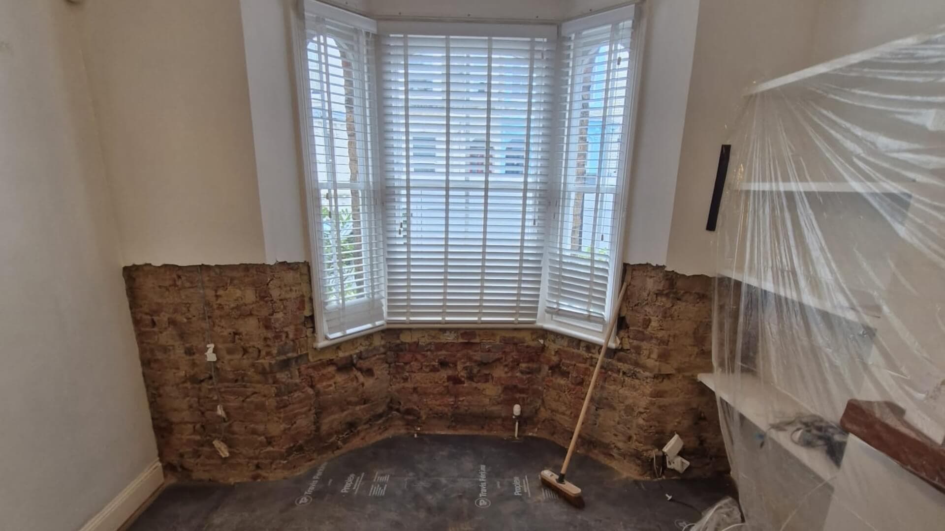 JDK Plastering - Professional work showcase featuring external wall insulation and rendering projects